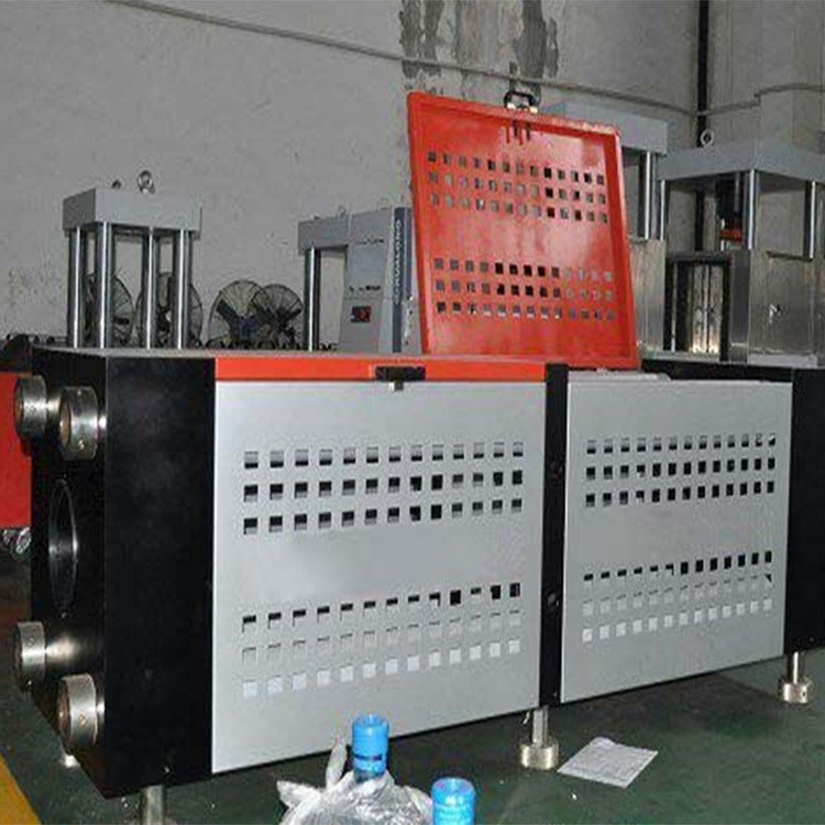 鋼絞線靜載錨固試驗機(jī)3.jpg